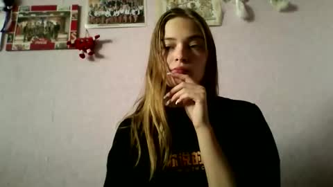 happyemily  online show from 11-10-25, 09:30