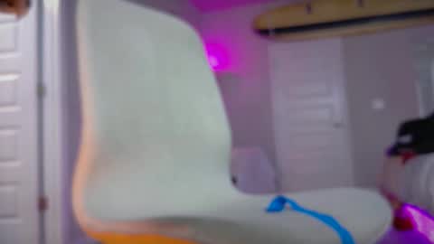 Snapshot of happyendingstory chatting on 12-18-25, 07:14 Josh Hamilton online show from 12-18-25, 07:14