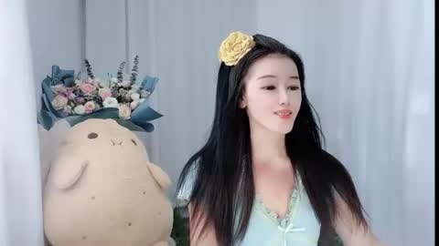 Snapshot of happyflower802318 chatting on 06-20-26, 03:31 Daisy online show from 06-20-26, 03:31