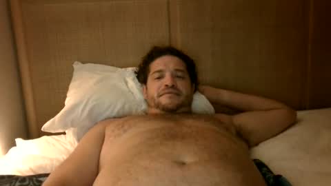 Snapshot of happyguy091981 chatting on 07-26-26, 10:44 happyguy091981 online show from 07-26-26, 10:44