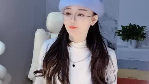 Snapshot of happysweetie168 chatting on 12-08-24, 02:30 Daisy online show from 12-08-24, 02:30