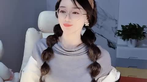 Snapshot of happysweetie168 chatting on 12-13-24, 04:27 Daisy online show from 12-13-24, 04:27