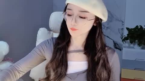 Snapshot of happysweetie168 chatting on 12-20-24, 01:22 Daisy online show from 12-20-24, 01:22