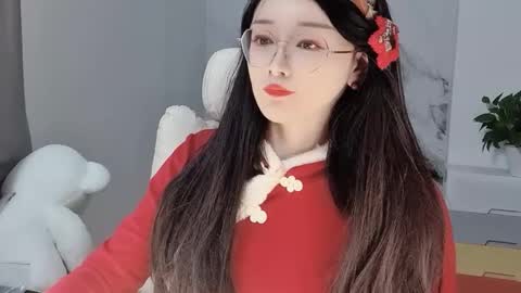 Snapshot of happysweetie168 chatting on 02-11-25, 03:51 Daisy online show from 02-11-25, 03:51