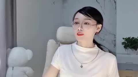 Snapshot of happysweetie168 chatting on 03-10-25, 05:18 Daisy online show from 03-10-25, 05:18