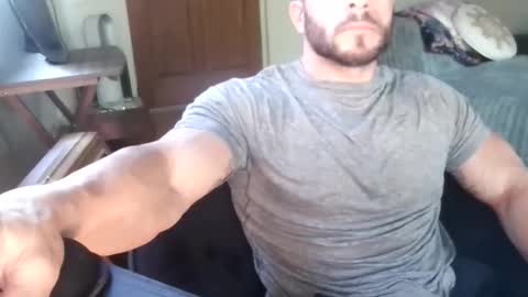 Snapshot of happytoesgonzonose chatting on 11-13-25, 01:04 Leila online show from 11-13-25, 01:04