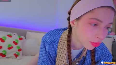 Snapshot of happyvivy chatting on 09-17-25, 12:34 Vivy online show from 09-17-25, 12:34