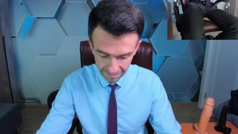 Snapshot of hard_and_juici chatting on 05-08-26, 08:19 Steve online show from 05-08-26, 08:19