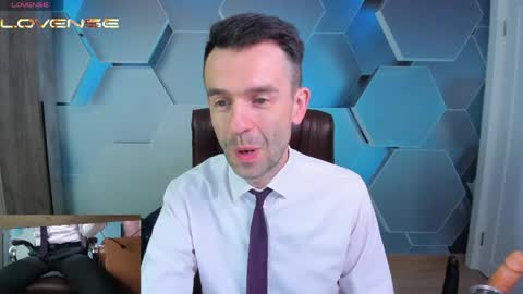 Snapshot of hard_and_juici chatting on 05-22-26, 03:35 Steve online show from 05-22-26, 03:35