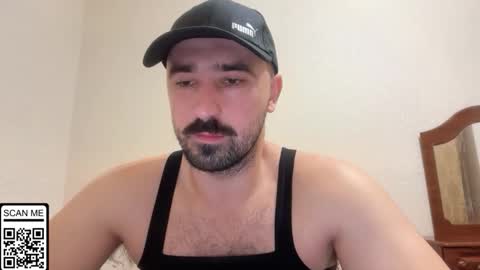 Snapshot of hard_to_obey chatting on 10-11-25, 05:55 Vadim online show from 10-11-25, 05:55