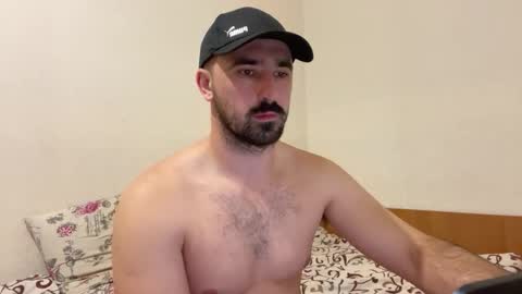 Snapshot of hard_to_obey chatting on 10-17-25, 06:32 Vadim online show from 10-17-25, 06:32