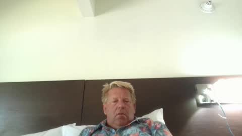 Snapshot of hardblondcouplehawaii chatting on 06-09-26, 05:02 Steele and Cassie online show from 06-09-26, 05:02