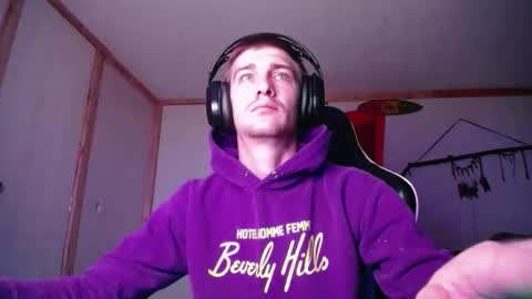 Snapshot of harddick19966 chatting on 12-23-25, 07:50 Austin online show from 12-23-25, 07:50