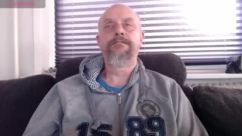 MrLazy online show from 09-21-25, 01:57