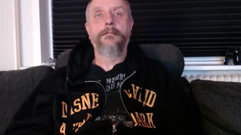 MrLazy online show from 12-16-25, 06:02