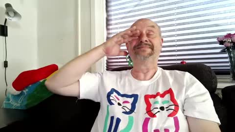 Snapshot of hardmrlazy chatting on 06-06-26, 02:44 MrLazy online show from 06-06-26, 02:44