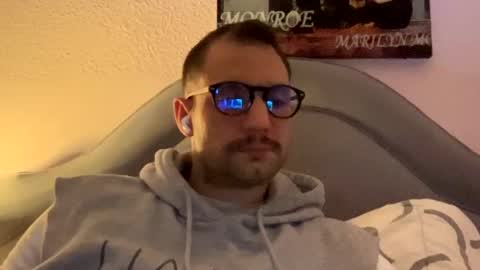 Snapshot of hardnstyle chatting on 12-13-24, 01:15 HARD AND STYLE online show from 12-13-24, 01:15