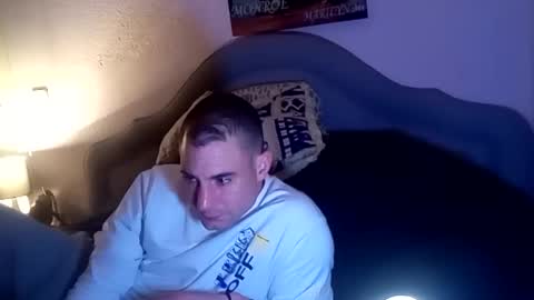 Snapshot of hardnstyle chatting on 01-29-25, 09:17 HARD AND STYLE online show from 01-29-25, 09:17