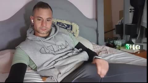 Snapshot of hardnstyle chatting on 11-11-25, 04:29 HARD AND STYLE online show from 11-11-25, 04:29