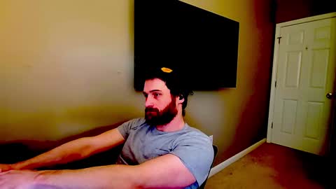 Snapshot of hardswtch chatting on 12-02-24, 05:26 Tom online show from 12-02-24, 05:26