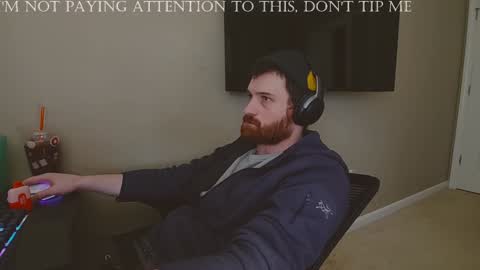 Snapshot of hardswtch chatting on 12-03-24, 04:17 Tom online show from 12-03-24, 04:17