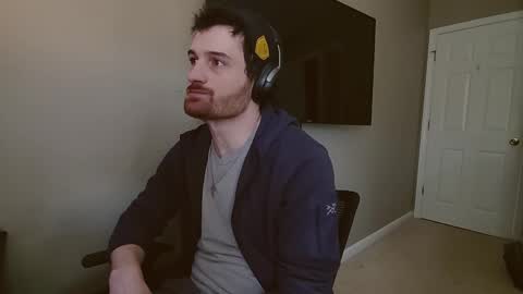 Snapshot of hardswtch chatting on 12-13-24, 05:32 Tom online show from 12-13-24, 05:32