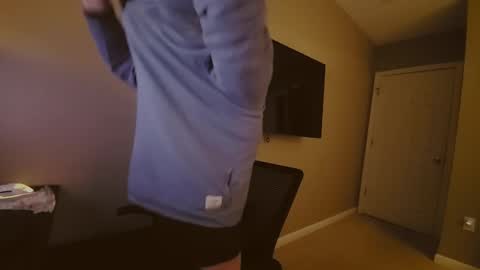 Snapshot of hardswtch chatting on 12-21-24, 11:24 Tom online show from 12-21-24, 11:24