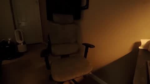 Snapshot of hardswtch chatting on 09-14-25, 08:52 Tom online show from 09-14-25, 08:52