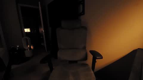 Snapshot of hardswtch chatting on 09-18-25, 03:52 Tom online show from 09-18-25, 03:52