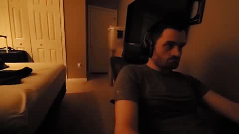 Snapshot of hardswtch chatting on 09-28-25, 12:16 Tom online show from 09-28-25, 12:16