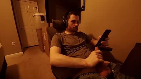 Snapshot of hardswtch chatting on 09-28-25, 11:43 Tom online show from 09-28-25, 11:43