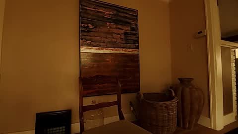 Snapshot of hardswtch chatting on 10-11-25, 07:01 Tom online show from 10-11-25, 07:01