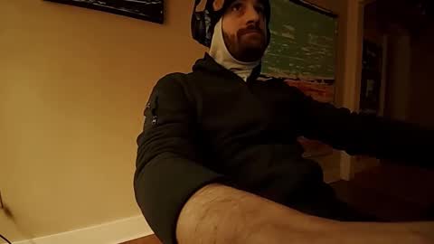 Snapshot of hardswtch chatting on 10-12-25, 11:04 Tom online show from 10-12-25, 11:04