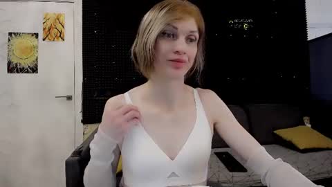 Snapshot of hardy_green chatting on 07-26-26, 05:37 Miss Hardy online show from 07-26-26, 05:37