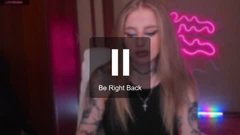 Snapshot of harley_kimm chatting on 12-19-24, 06:23 Julia online show from 12-19-24, 06:23