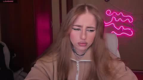 Snapshot of harley_kimm chatting on 02-27-25, 05:13 Julia online show from 02-27-25, 05:13