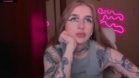 Snapshot of harley_kimm chatting on 03-12-25, 05:46 Julia online show from 03-12-25, 05:46