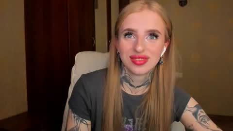 Snapshot of harley_kimm chatting on 09-12-25, 05:40 Julia online show from 09-12-25, 05:40