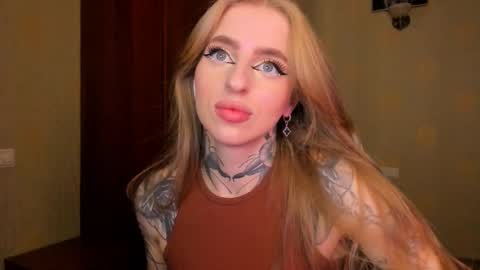 Snapshot of harley_kimm chatting on 09-17-25, 06:04 Julia online show from 09-17-25, 06:04