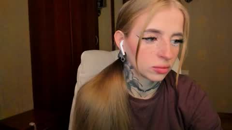 Snapshot of harley_kimm chatting on 09-29-25, 05:23 Julia online show from 09-29-25, 05:23