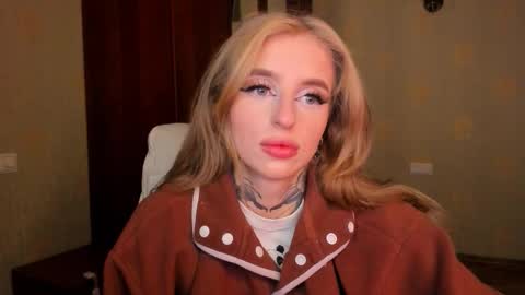 Snapshot of harley_kimm chatting on 10-10-25, 05:39 Julia online show from 10-10-25, 05:39