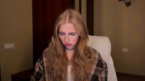 Snapshot of harley_kimm chatting on 10-16-25, 05:52 Julia online show from 10-16-25, 05:52