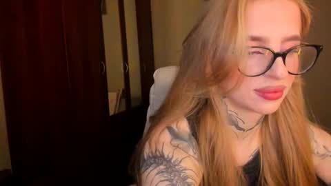 Snapshot of harley_kimm chatting on 10-28-25, 05:44 Julia online show from 10-28-25, 05:44