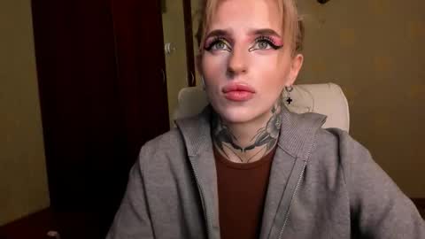 Julia online show from 03-02-26, 04:47