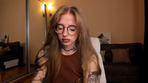 Julia online show from 03-18-26, 04:59