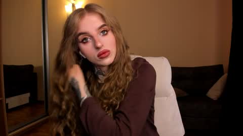 Julia online show from 03-31-26, 04:57