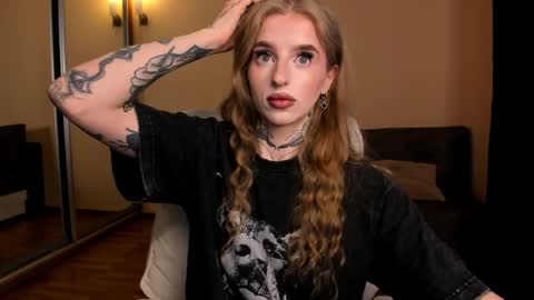 Julia online show from 04-24-26, 04:48