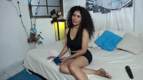 harley_quinns1 online show from 01-24-25, 02:49