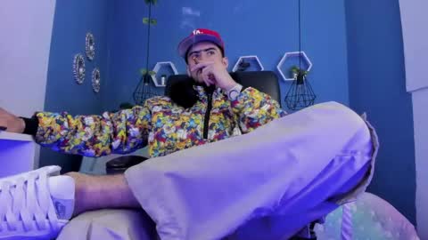 harold_999 online show from 06-09-26, 04:02