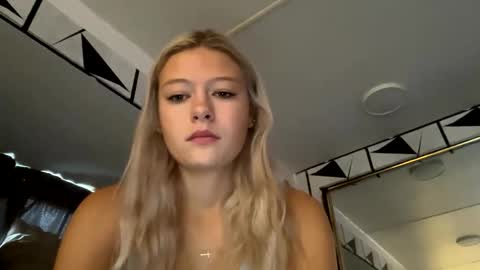 Snapshot of harper7381088 chatting on 09-22-25, 05:04 Harper online show from 09-22-25, 05:04